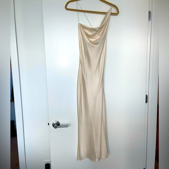 12th Tribe Cream Satin Asymmetrical Maxi Dress - M - Picture 4 of 5